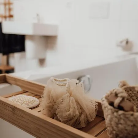 Jama - Modern&bright, Terrasse, Freies Parken, Wlan, Große Gruppen #1 Apartment *